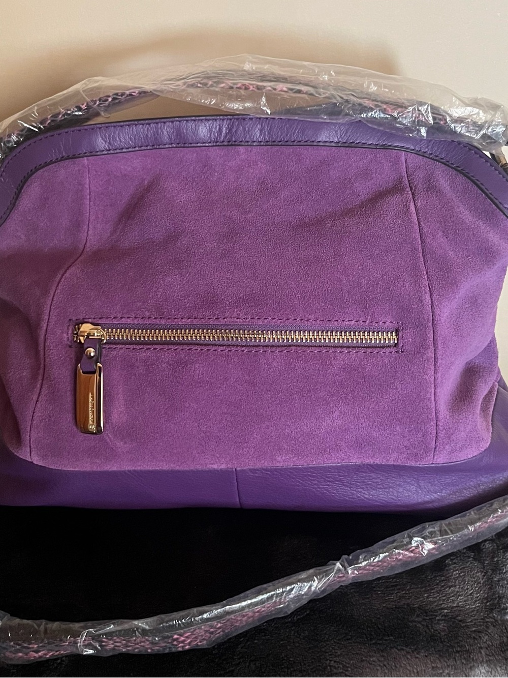 Elegant Purple Suede & Leather Shoulder Bag - Picture 4 of 4
